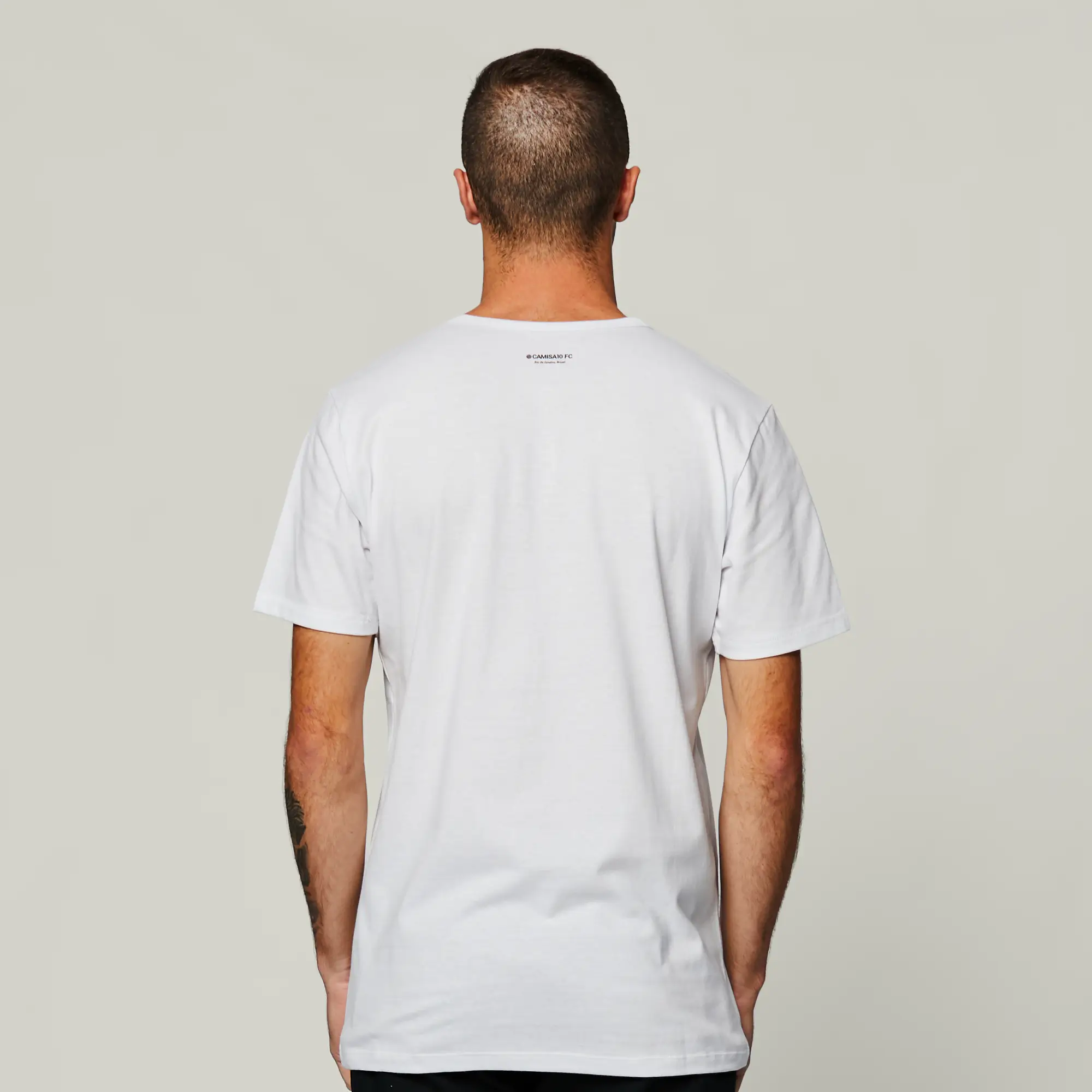 camiseta-camiseta-o-mundo-em-tres-cores-3 Camiseta camiseta o mundo em tres cores