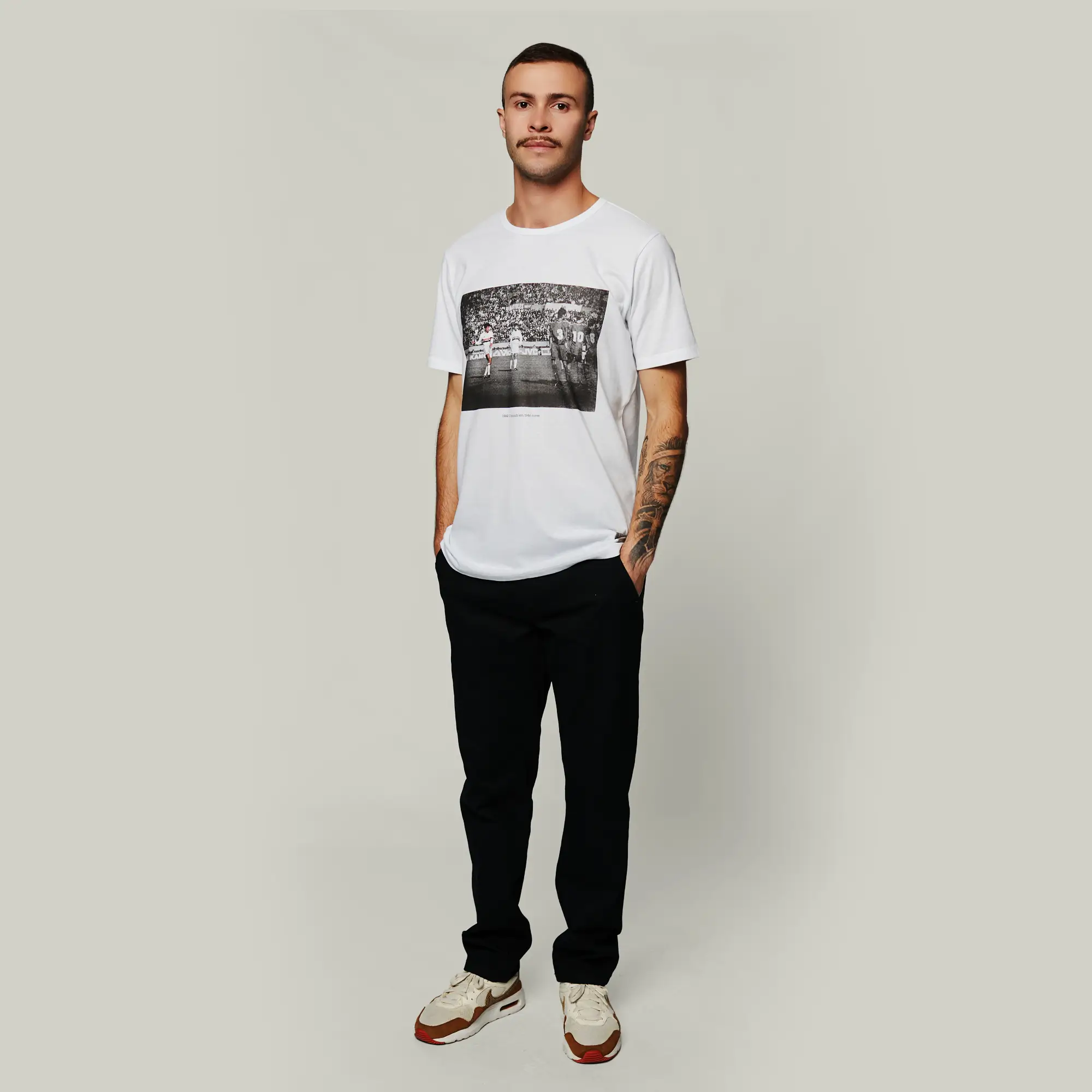 camiseta-camiseta-o-mundo-em-tres-cores-4 Camiseta camiseta o mundo em tres cores